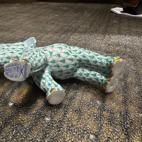 HEREND ELEPHANT W/TUSKS FIGURINE - Picture 3 of 5